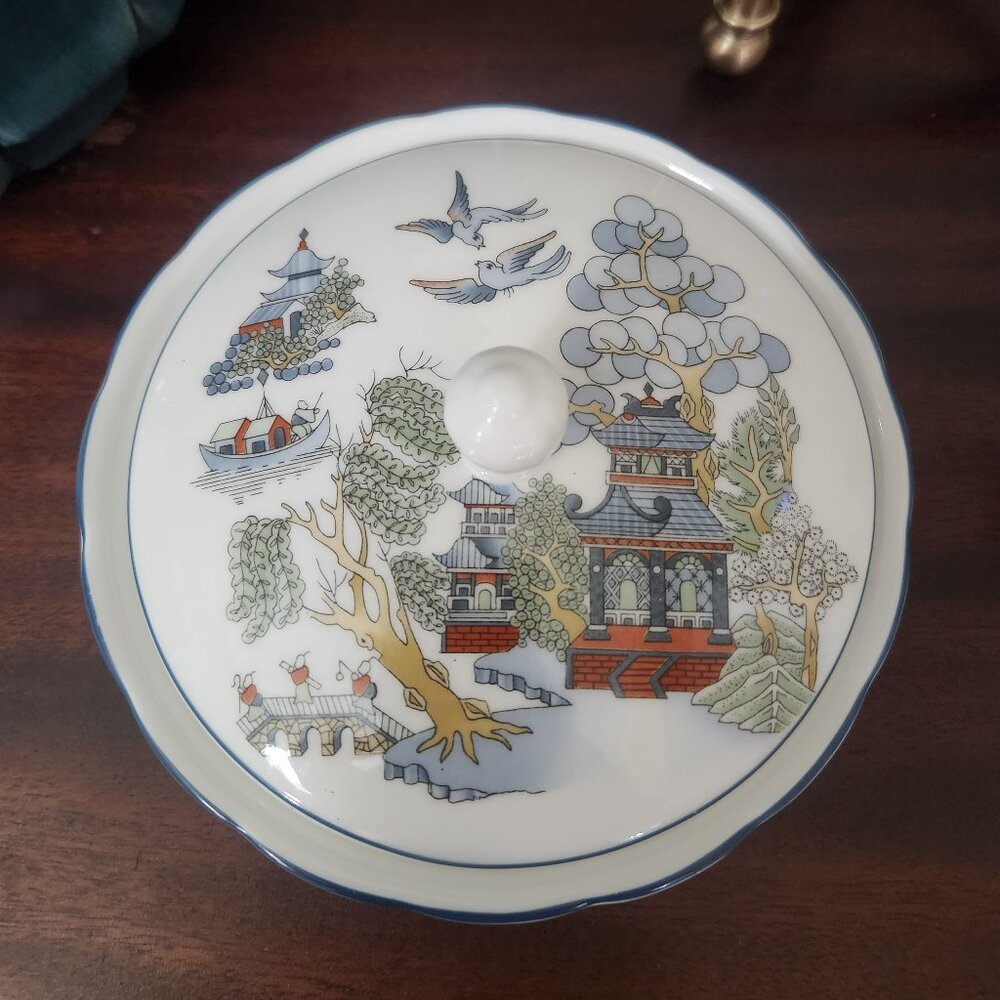 Wedgwood Bone China Chinese Legend Porcelain Trinket Box